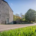 A Fleur De L'eau Blanche De Caractere