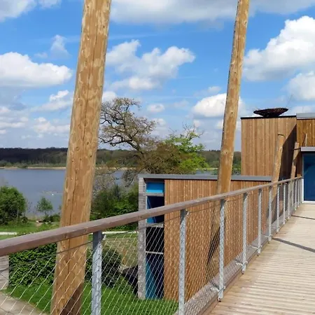 A Fleur De L'eau Blanche De Caractere * Chimay