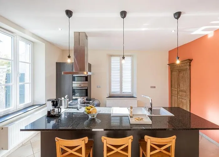 A Fleur De L'eau Blanche De Caractere